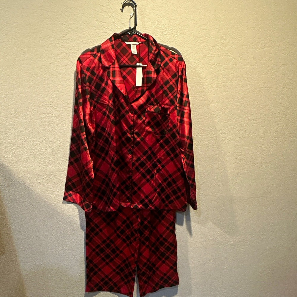 Victoria's Secret Red/Black Plaid Satin Pajama Set M Long Sleeve Button-Up